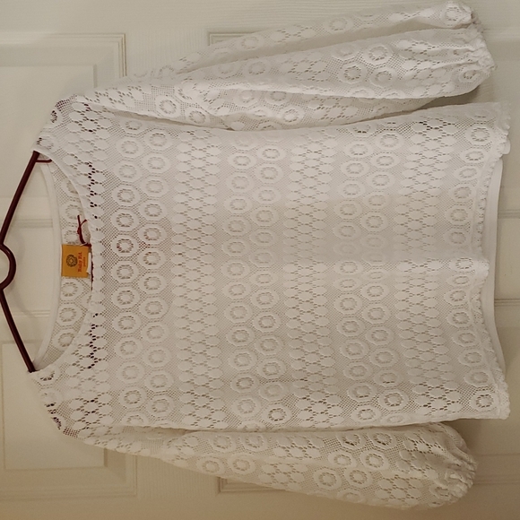 White PL Ruby Rd. Petite shirt with white lace overlay - Picture 1 of 5